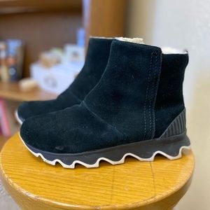 Sorel kinetic black suede ankle boots